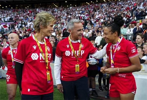 总理卡尼结束英国会议和橄榄球之旅返回加拿大1