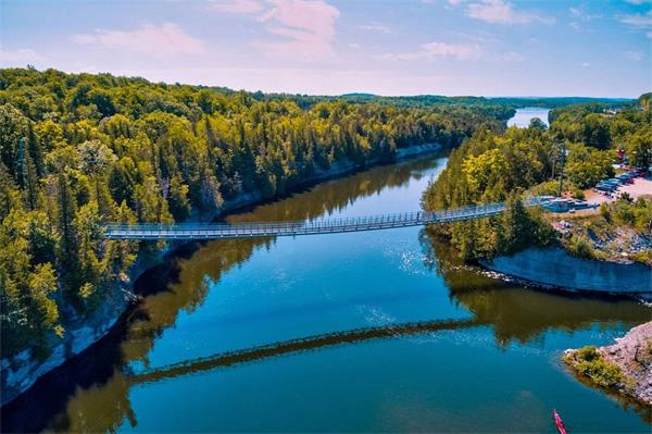 世界最长的步道!从摇曳的安大略悬索桥欣赏秋天的色彩1 世界最长的步道!从摇曳的安大略悬索桥欣赏秋天的色彩1