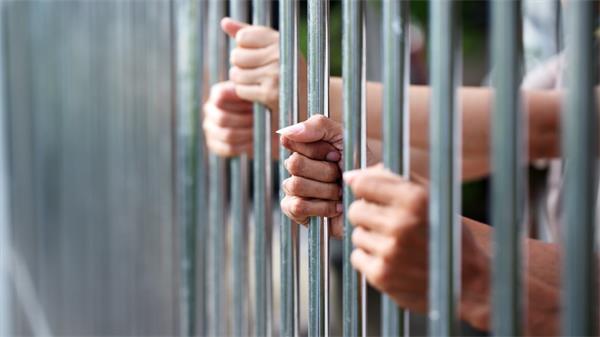 监狱的在押人数远远超过额定容量，造成“不稳定”局势1