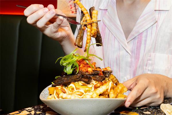 这是多伦多唯一一家集墨西哥卷饼、鸡尾酒和泡菜于一体的餐厅4 这是多伦多唯一一家集墨西哥卷饼、鸡尾酒和泡菜于一体的餐厅4