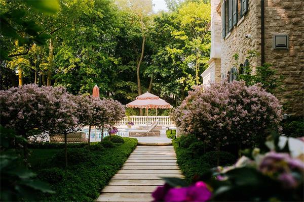 为什么在夏季出售房产是明智之选？房主不可忽视的四大优势1