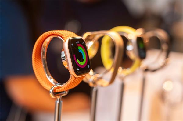 ??随时随地测血压！加拿大正式上线 Apple Watch 的最新健康功能1