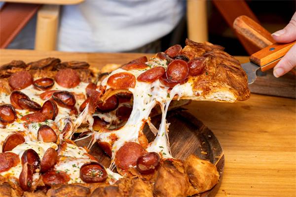 多伦多风靡一时的“羊角面包披萨”值得你品尝2