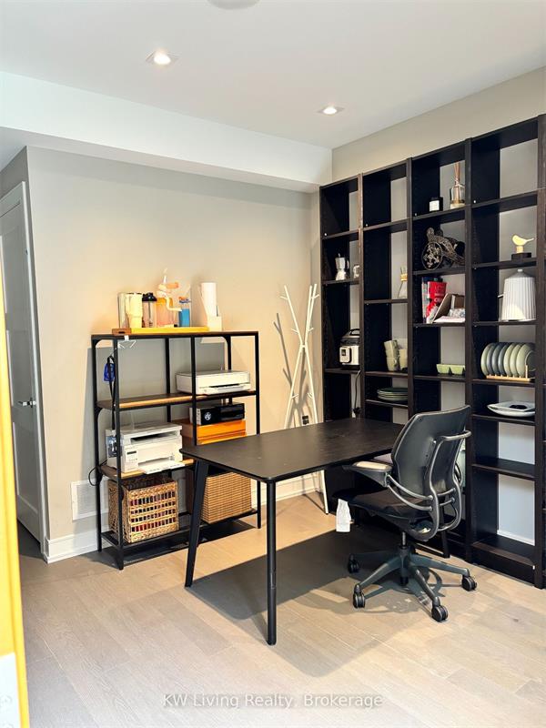 市中心地铁口奢华联排 | 拎包入住，尽享繁华与宁静的平衡3