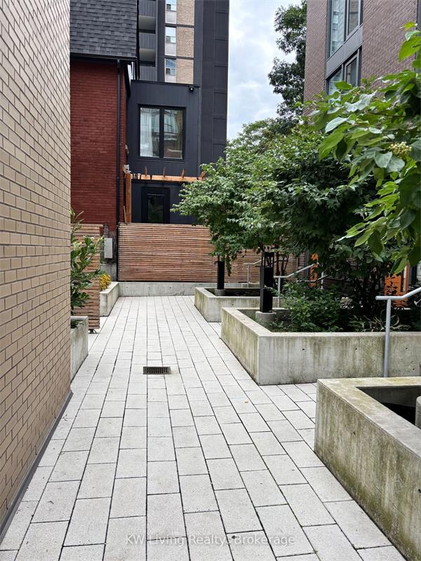 市中心地铁口奢华联排 | 拎包入住，尽享繁华与宁静的平衡5