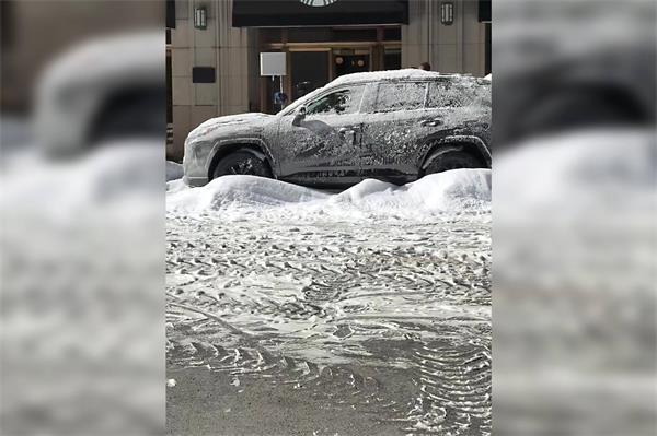 【视频】周末多伦多市中心的人造雪让人心烦意乱1 【视频】周末多伦多市中心的人造雪让人心烦意乱1
