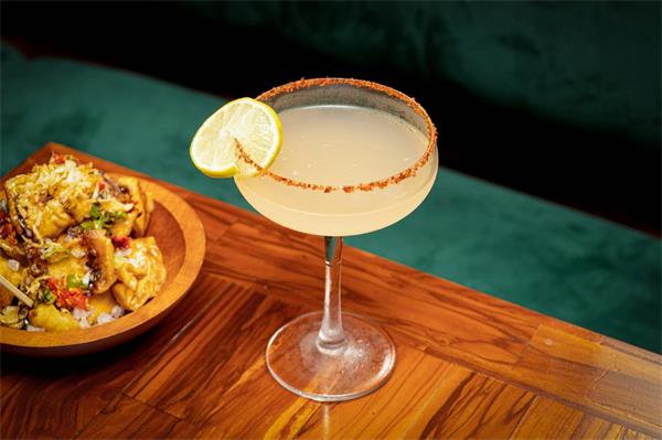 位于多伦多希腊城有一家正宗的印尼餐厅3