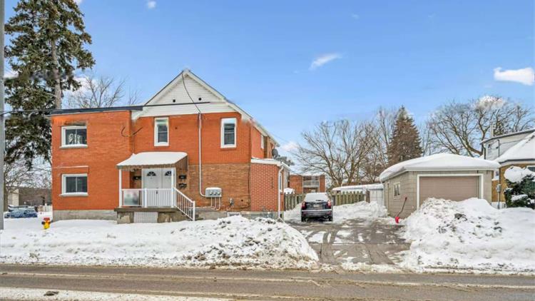 高质量翻新合法双拼房， 稳定现金流 ，自住灵活选择