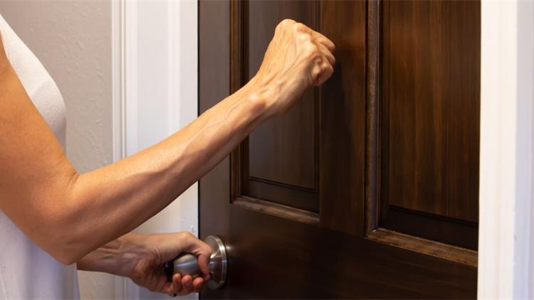 室友租房纠纷升级至仲裁：欠租与押金争议，最终判赔约1650加元