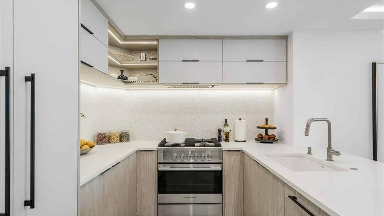 小厨房也能大改造：这套翻新案例，关键在这3个思路