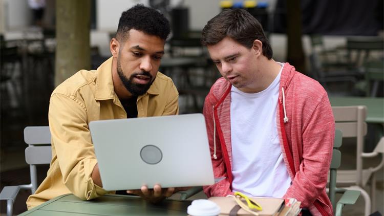 很多人不知道：福利金额是如何一步一步减少的，而不是突然取消