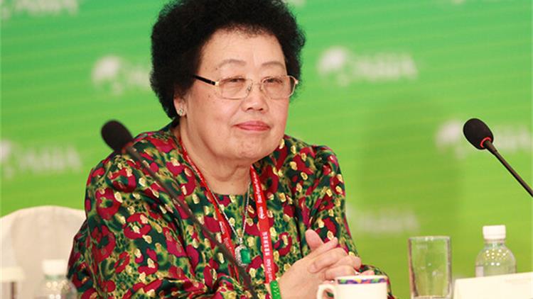 陈丽华：从胡同裁缝到北京地产女王，她的一生写在长安街与紫檀之间