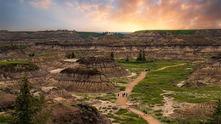 加拿大有个“像火星”的地方：Drumheller 一日游怎么玩