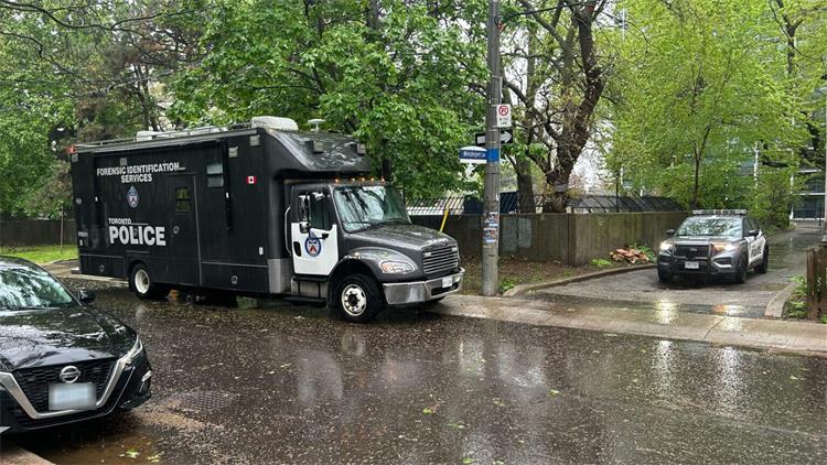 多伦多卡贝奇镇车库发现身份未明男尸 一名30岁男子被控二级谋杀