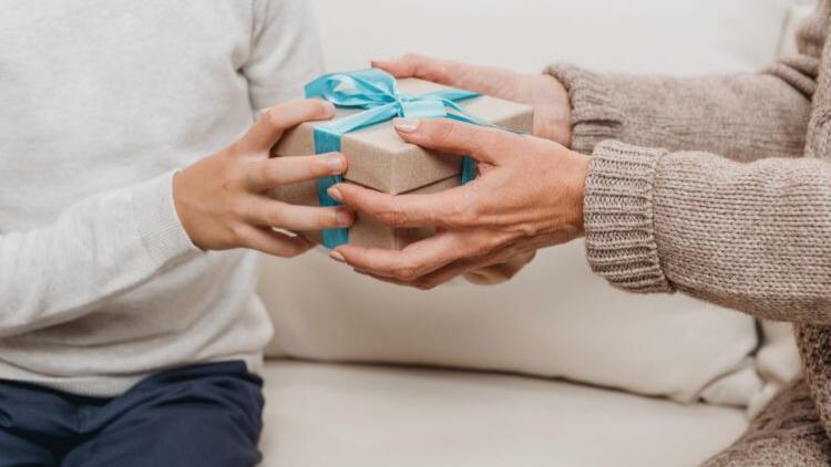 父母给子女一大笔钱买房，需要报税吗？很多家庭最容易混淆这几件事